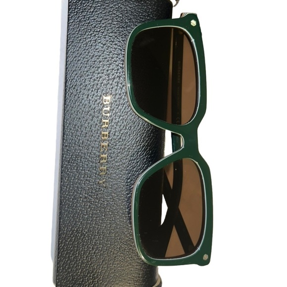 Burberry sun glasses pre loved but in excellent condition - Picture 5 of 6